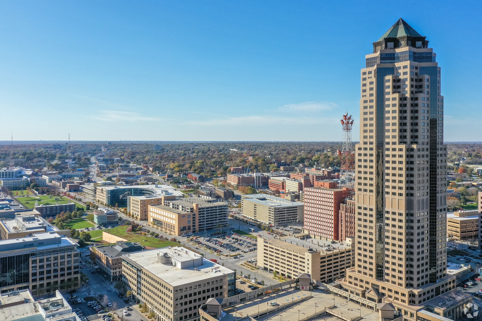 801 Grand Ave, Des Moines, IA à louer Aérien– Image 1 sur 8