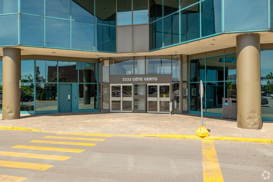 3333 Boul De La Côte-Vertu, Saint-Laurent, QC à louer - Photo de l’immeuble – Image 3 sur 4