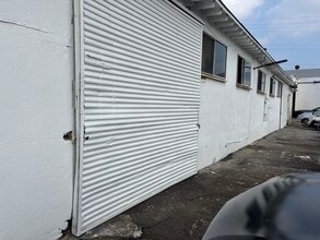 1006 S Campus Ave, Ontario, CA à louer Photo de l’immeuble– Image 2 sur 3