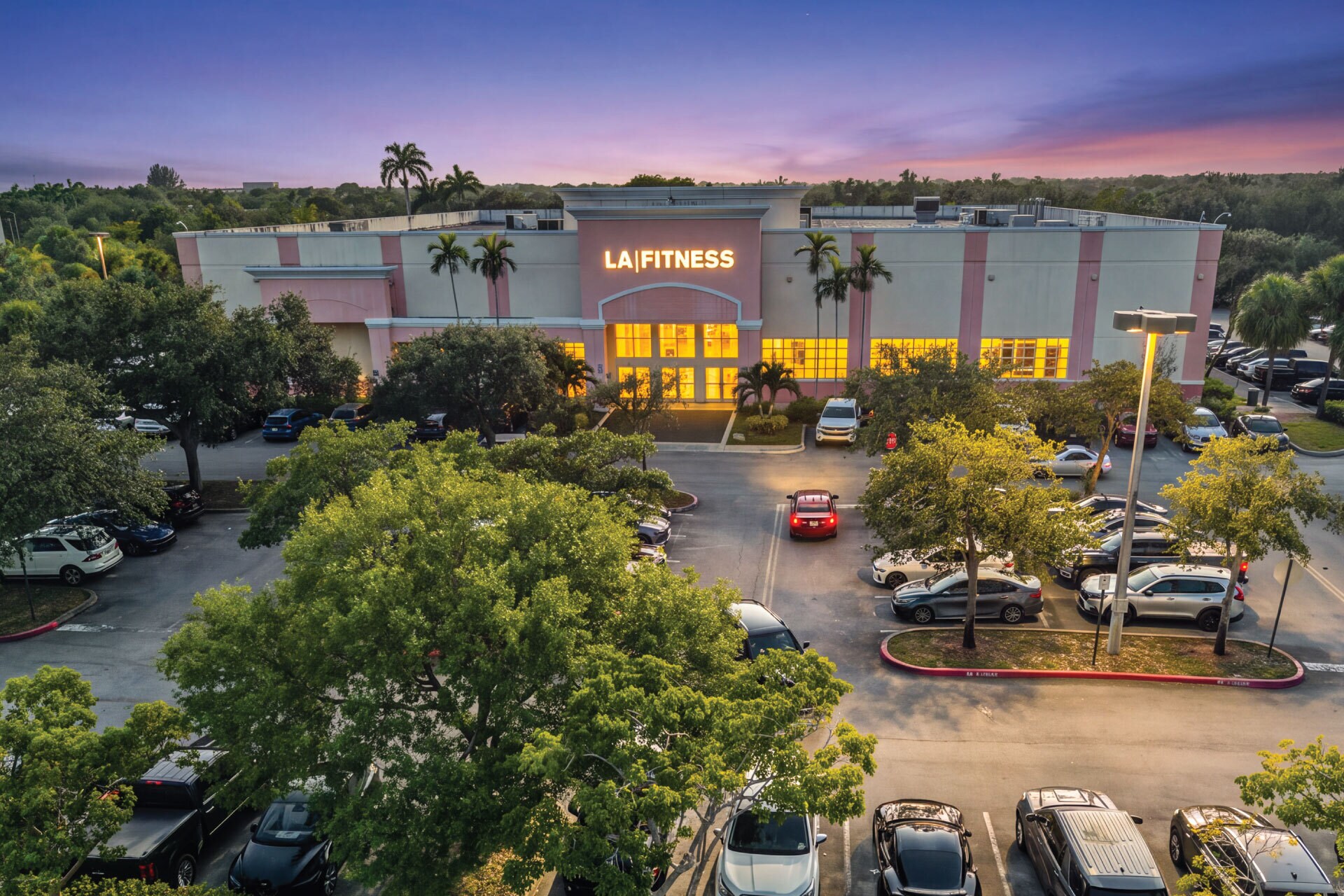 1900 N Flamingo Rd, Pembroke Pines, FL à vendre Photo de l’immeuble– Image 1 sur 9