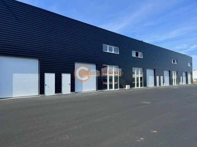 Local d'activités dans Poitiers à vendre - Photo de l’immeuble – Image 3 sur 10