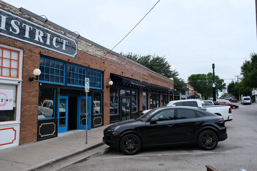 310-380 W 7th St, Dallas, TX à louer - Photo de l’immeuble – Image 2 sur 5