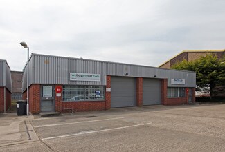 Plus de détails pour 89-91 Whitby Rd, Slough - Industriel/Logistique à louer