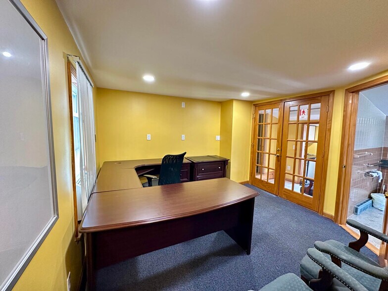 799 Front St, Chicopee, MA à vendre - Photo de l’immeuble – Image 3 sur 5