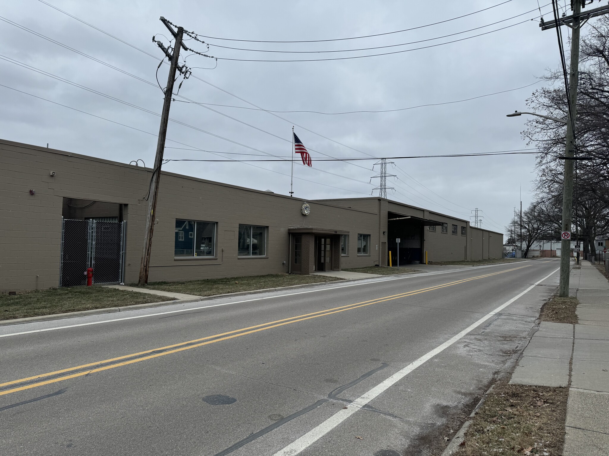 2330-2400 Gainsboro St, Ferndale, MI à louer Photo de l’immeuble– Image 1 sur 13