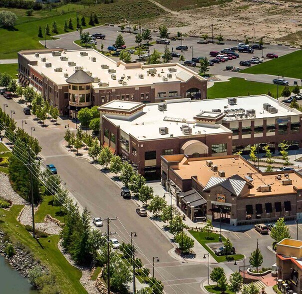 901 Pier View Dr, Idaho Falls, ID à louer - Photo de l’immeuble – Image 2 sur 8