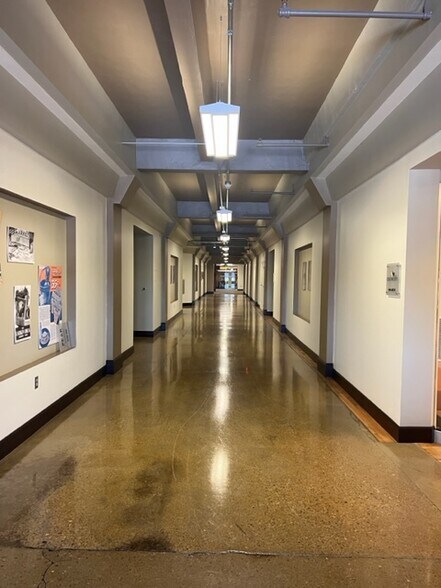 701 Seneca St, Buffalo, NY à louer - Photo intérieure – Image 3 sur 23