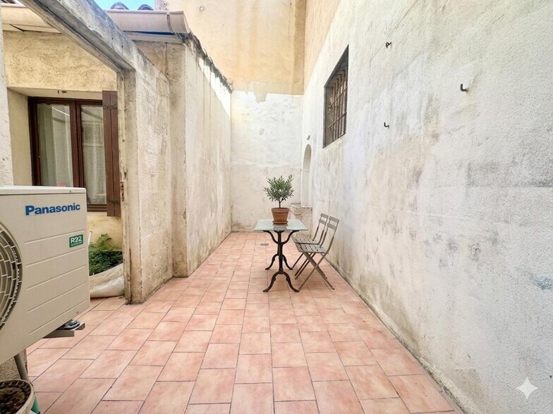Local d’activités dans Marseille à louer - Photo de l’immeuble – Image 3 sur 3