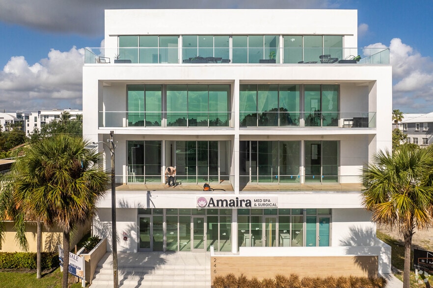 246 NE 6th Ave, Delray Beach, FL à vendre - Photo de l’immeuble – Image 3 sur 4