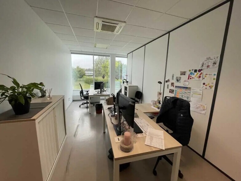Bureau dans Lacroix-Saint-Ouen à louer - Photo de l’immeuble – Image 3 sur 10