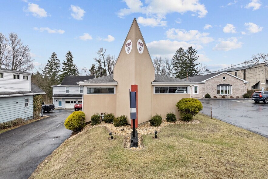 940 Beaver Grade Rd, Coraopolis, PA à vendre - Photo de l’immeuble – Image 2 sur 27