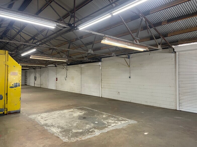 5005 E Cesar Chavez St, Austin, TX à louer - Photo de l’immeuble – Image 3 sur 4