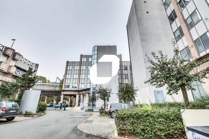 Bureau dans Neuilly Plaisance à vendre - Photo de l’immeuble – Image 3 sur 14