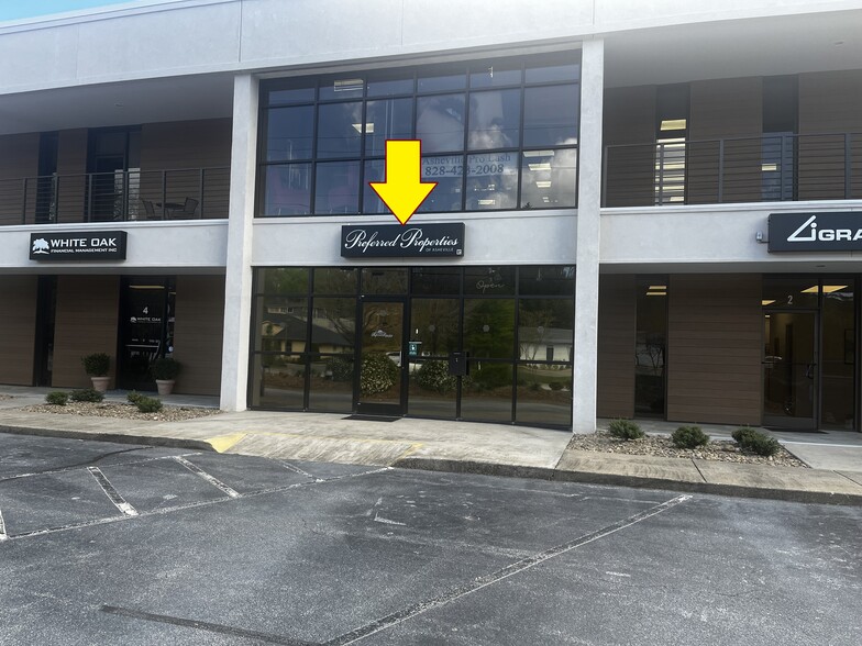 1270 Hendersonville Rd, Asheville, NC à louer - Photo de l’immeuble – Image 1 sur 7