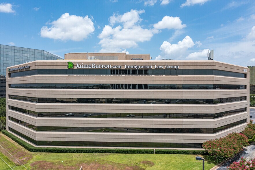 7610 N Stemmons Fwy, Dallas, TX à louer - Photo de l’immeuble – Image 2 sur 16