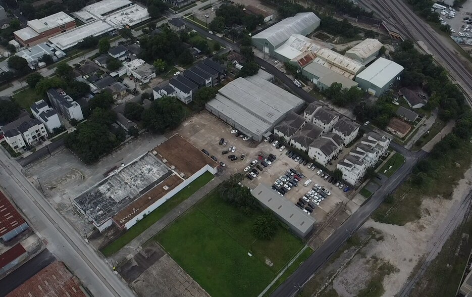 2519 Garrow St, Houston, TX à louer - Photo de l’immeuble – Image 3 sur 11