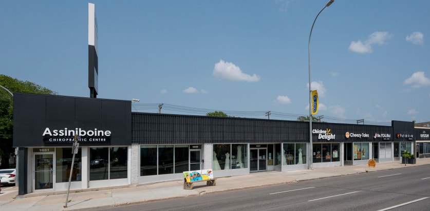 1853-1861 Portage Av, Winnipeg, MB à louer - Photo principale – Image 1 sur 1