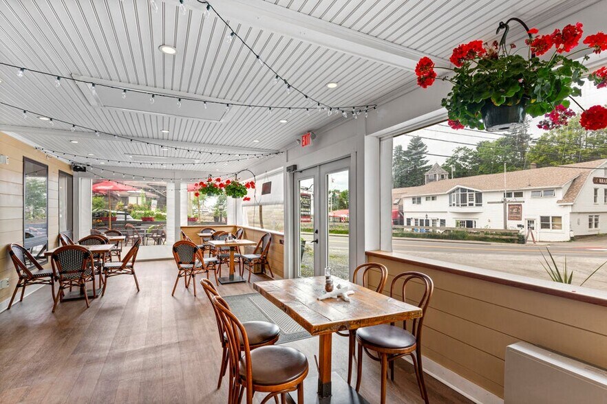 28 Union St, Boothbay Harbor, ME à vendre - Photo de l’immeuble – Image 3 sur 13