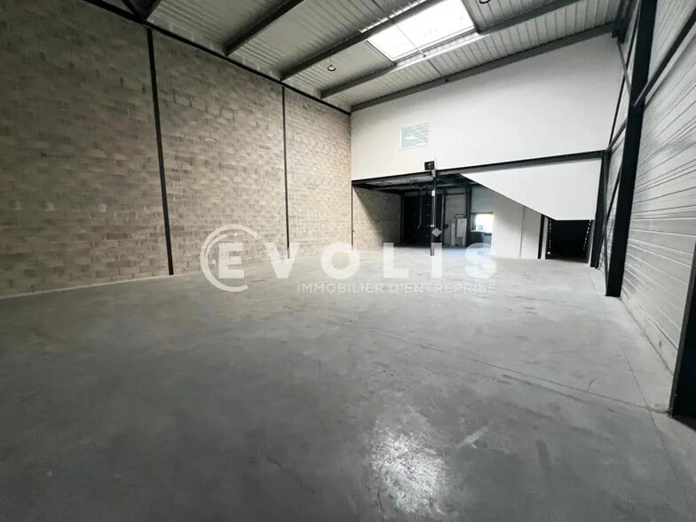 Local d’activités dans Villemoisson-sur-Orge à louer - Photo intérieure – Image 2 sur 8