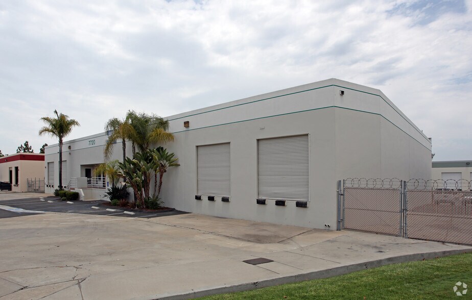 7720 Formula Pl, San Diego, CA à vendre - Photo de l’immeuble – Image 2 sur 3