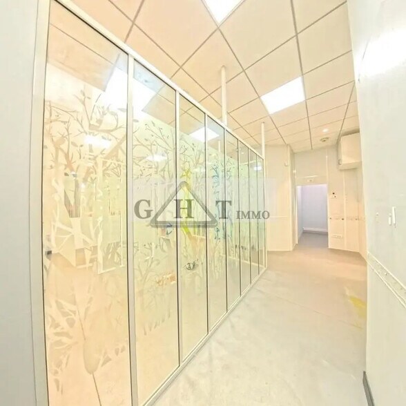 Local commercial dans Créteil à vendre - Photo intérieure – Image 3 sur 8