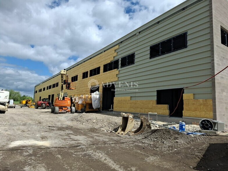 Local d’activités dans Heillecourt à louer - Photo de l’immeuble – Image 2 sur 7