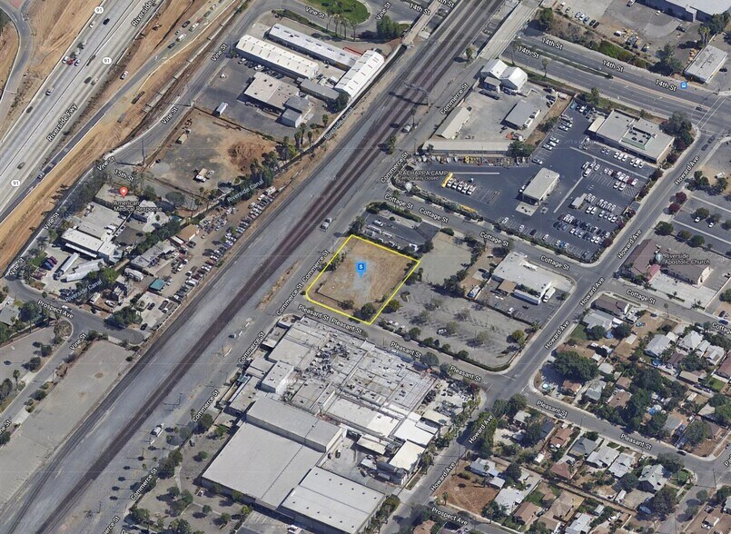 4526 Commerce St, Riverside, CA à vendre - Photo de l’immeuble – Image 1 sur 7