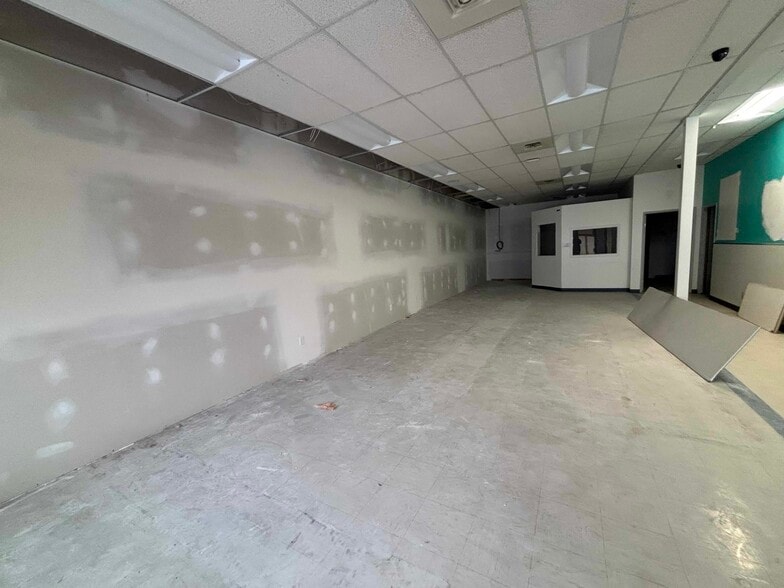 3006-3094 Skaha Lake Rd, Penticton, BC à louer - Photo intérieure – Image 3 sur 6