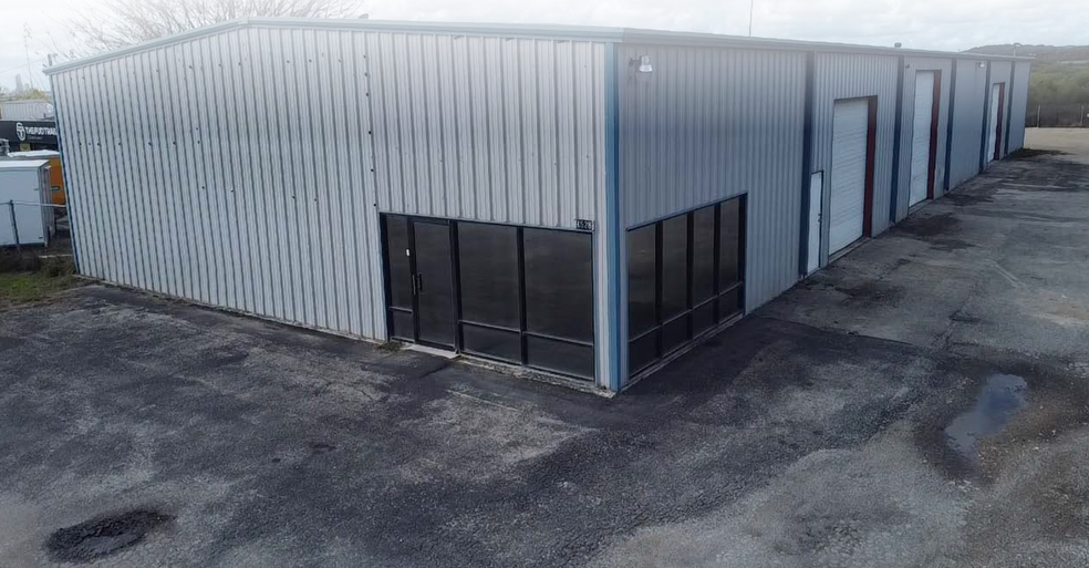 4528 S I-35, San Marcos, TX à louer - Photo de l’immeuble – Image 1 sur 6