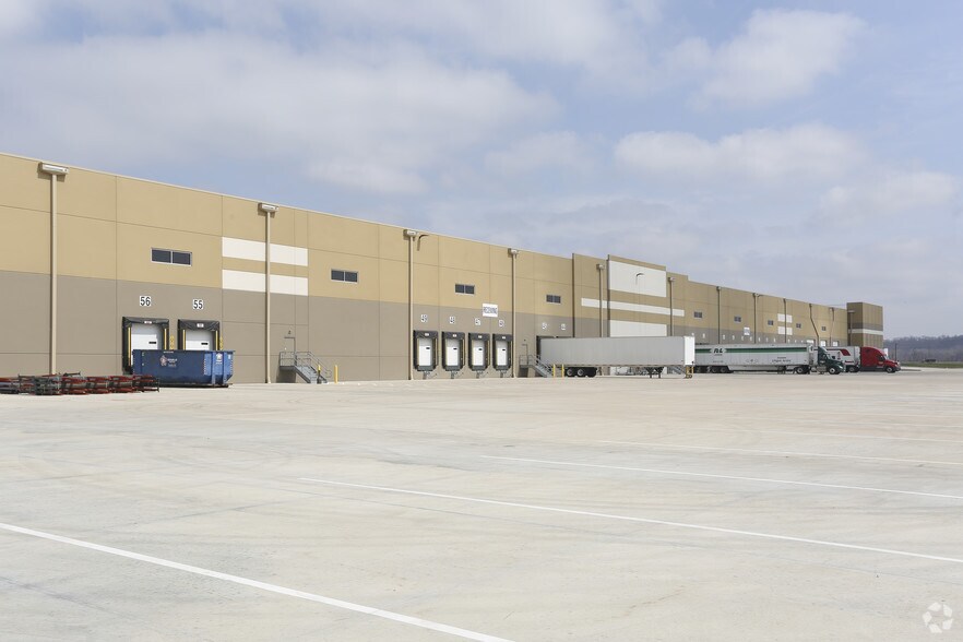 12600 NE 40th St, Kansas City, MO à louer - Photo de l’immeuble – Image 3 sur 3