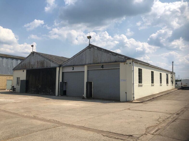 Severnside Park, Epney portefeuille de 3 biens à vendre sur LoopNet.fr - Photo de l’immeuble – Image 3 sur 22