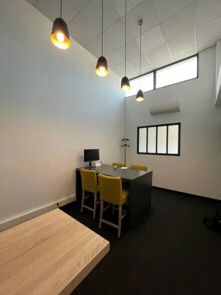 Bureau dans Vannes à louer - Photo de l’immeuble – Image 2 sur 3