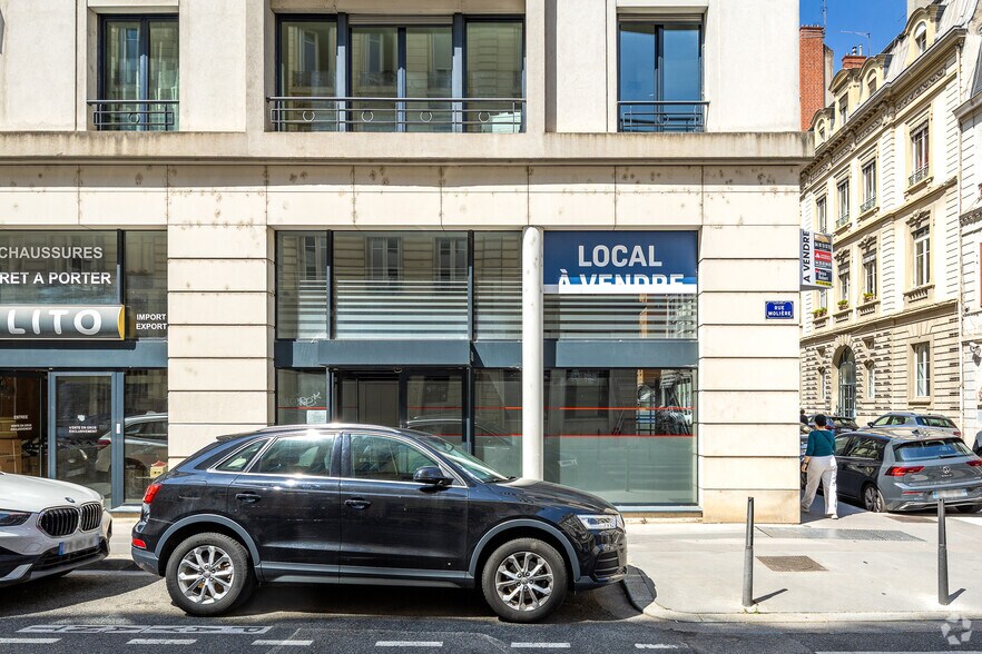 Immeuble residentiel dans Lyon à vendre - Photo de l’immeuble – Image 3 sur 4