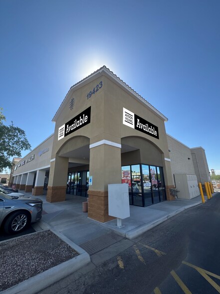 19423 N R H Johnson Blvd, Sun City West, AZ à louer - Photo de l’immeuble – Image 3 sur 5
