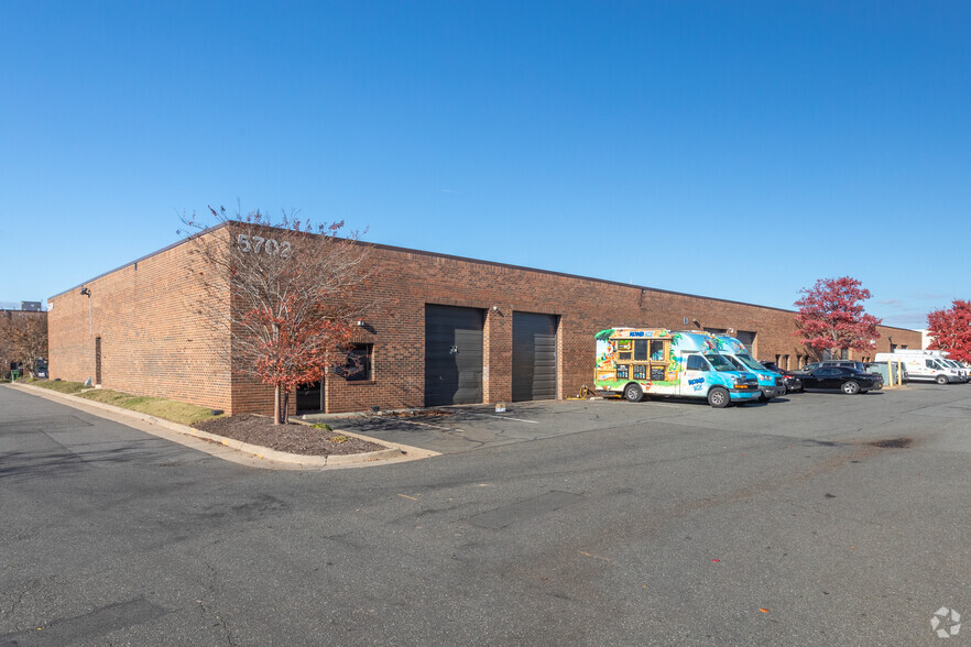 5700 General Washington Dr, Alexandria, VA à louer - Photo de l’immeuble – Image 3 sur 5