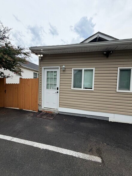511 4th St, Laurel, MD à louer - Photo de l’immeuble – Image 3 sur 15