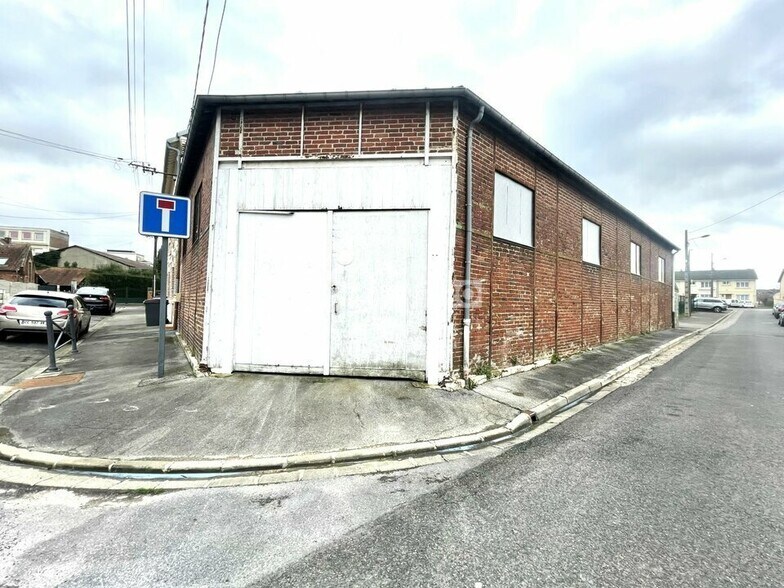 Industriel/Logistique dans Saint-Quentin à vendre - Photo de l’immeuble – Image 1 sur 3