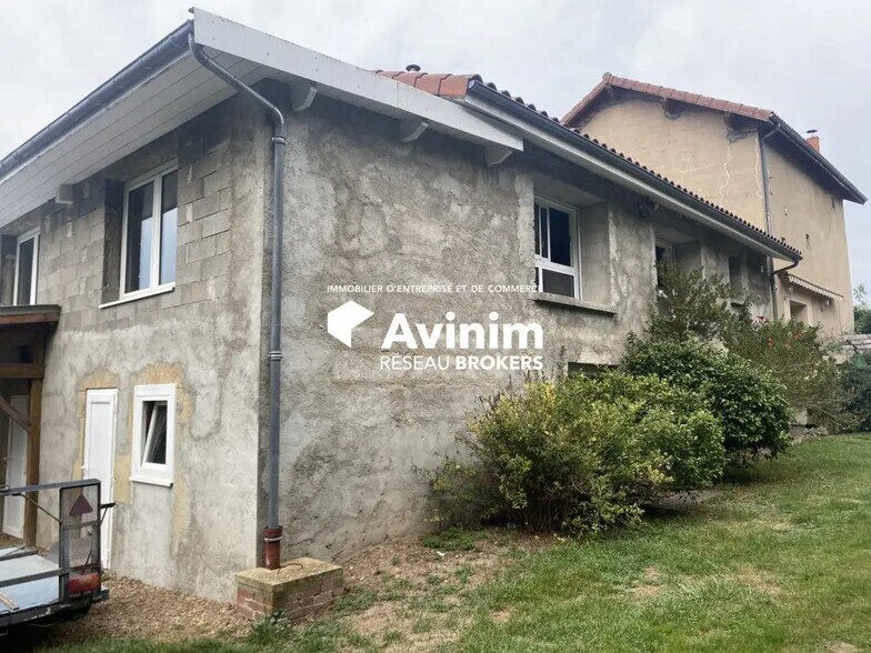 Local d'activités dans Neuville à vendre - Photo de l’immeuble – Image 2 sur 9