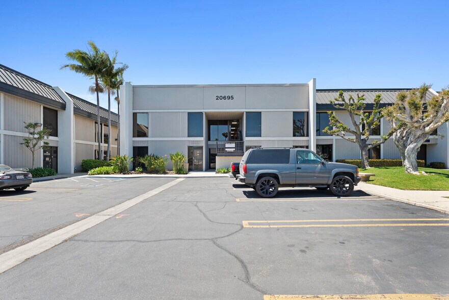 20695 S Western Ave, Torrance, CA à louer - Photo de l’immeuble – Image 3 sur 30