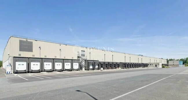 Plus de détails pour Industriel/Logistique à louer