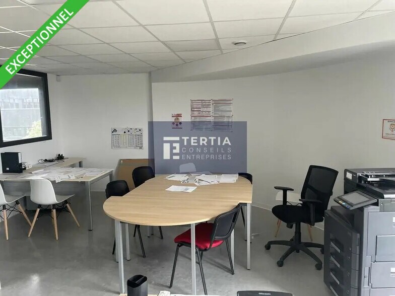 Local d’activités dans Montpellier à louer - Photo de l’immeuble – Image 2 sur 2