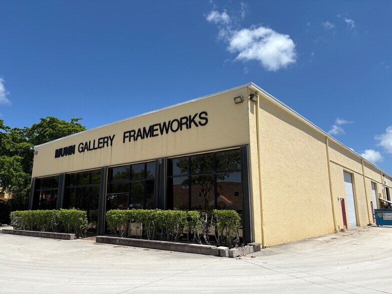 2230 NW 22nd St, Pompano Beach, FL à louer - Photo de l’immeuble – Image 1 sur 9