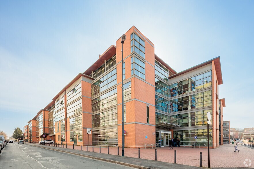 4-10 Rue Truillot, Ivry-sur-Seine à louer - Photo de l’immeuble – Image 3 sur 28