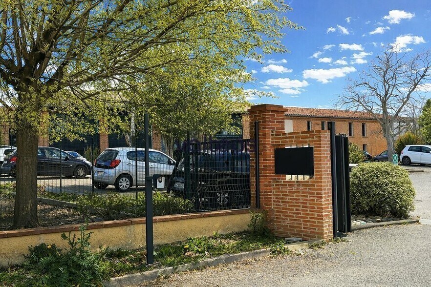 8 Avenue De La Tuilerie, Villeneuve-lès-Bouloc à louer - Photo de l’immeuble – Image 1 sur 16