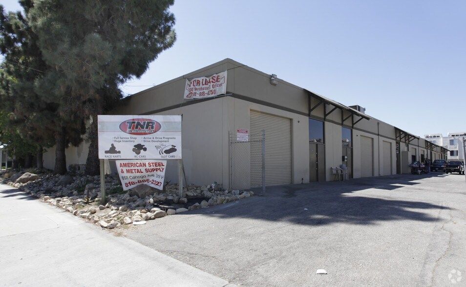 8511 Canoga Ave, Canoga Park, CA à louer - Photo principale – Image 1 sur 9
