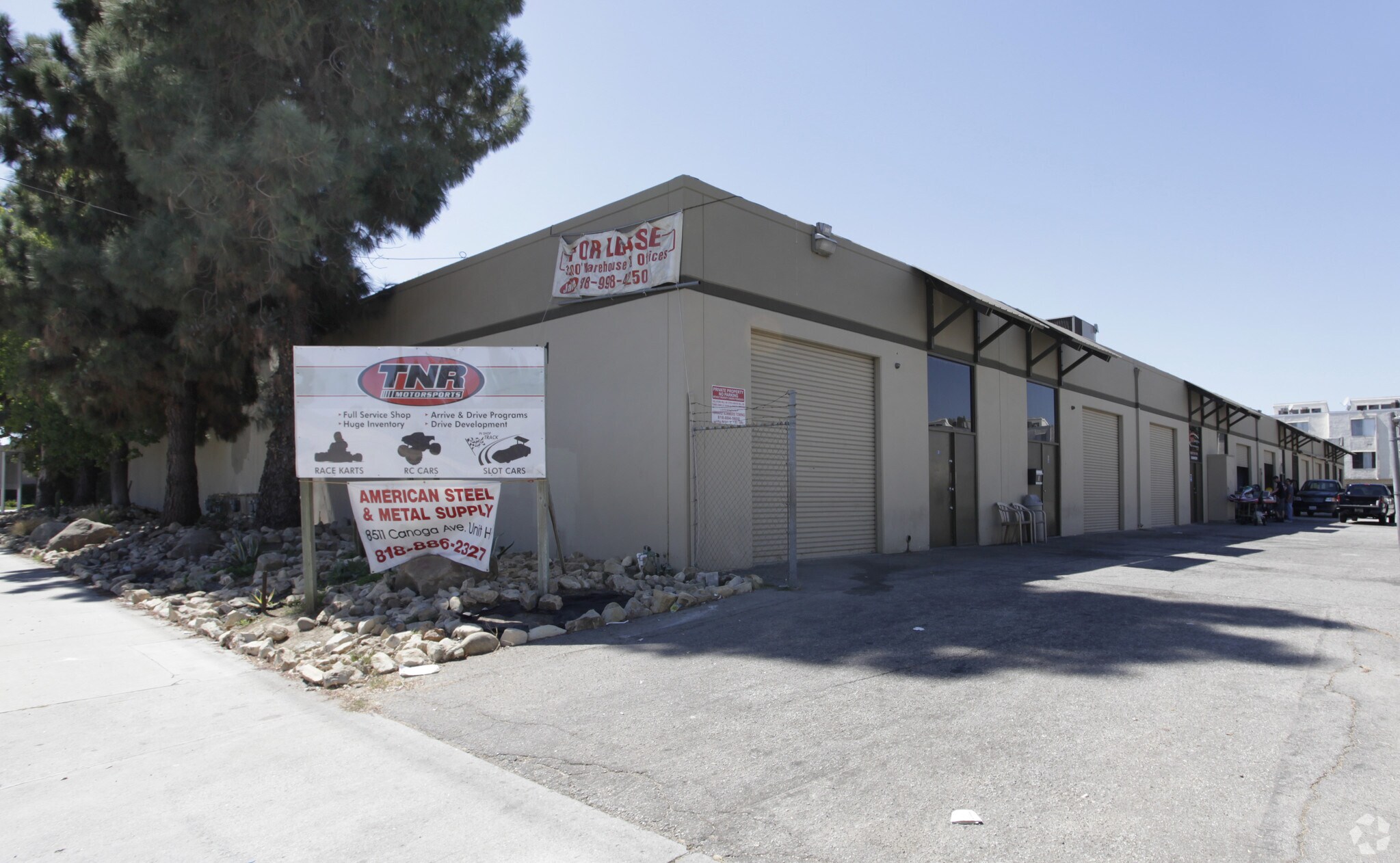 8511 Canoga Ave, Canoga Park, CA à louer Photo principale– Image 1 sur 10