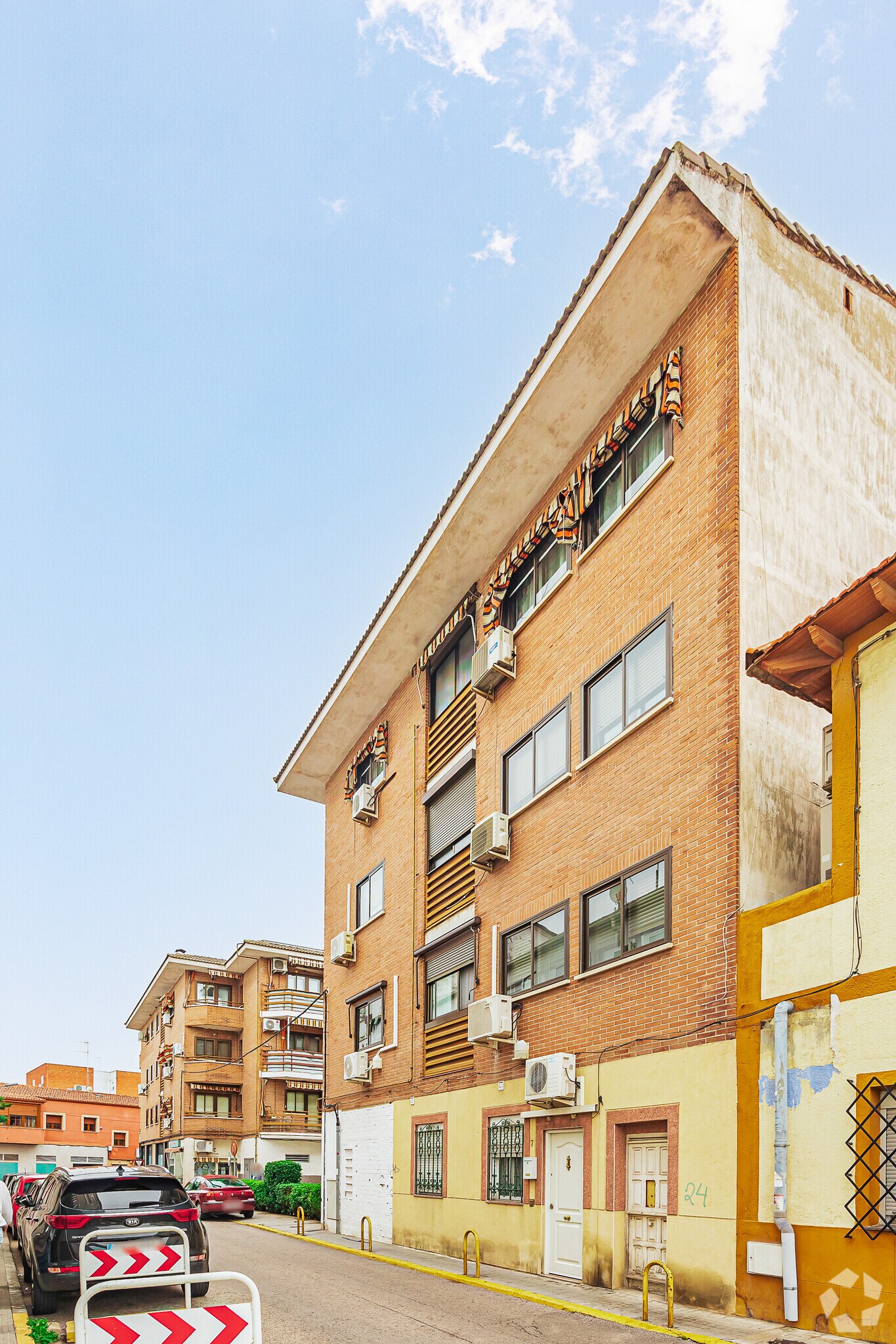Immeuble residentiel dans Mejorada del Campo, Madrid à vendre Photo de l’immeuble– Image 1 sur 2