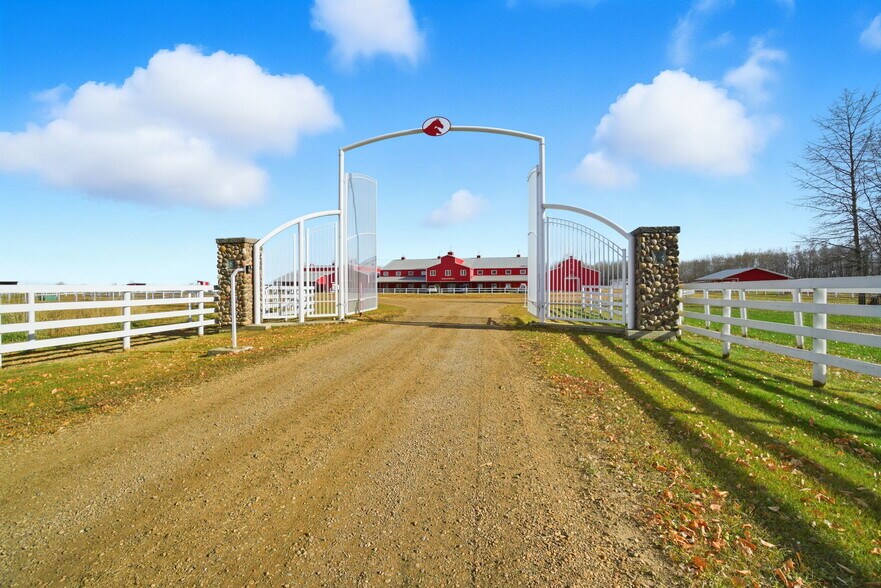 58117 Range 211 Rd, Redwater, AB à vendre - Photo de l’immeuble – Image 3 sur 30