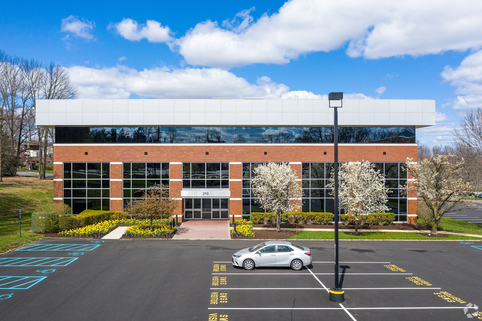 210 Park Ave, Florham Park, NJ à louer Photo de l’immeuble– Image 1 sur 5