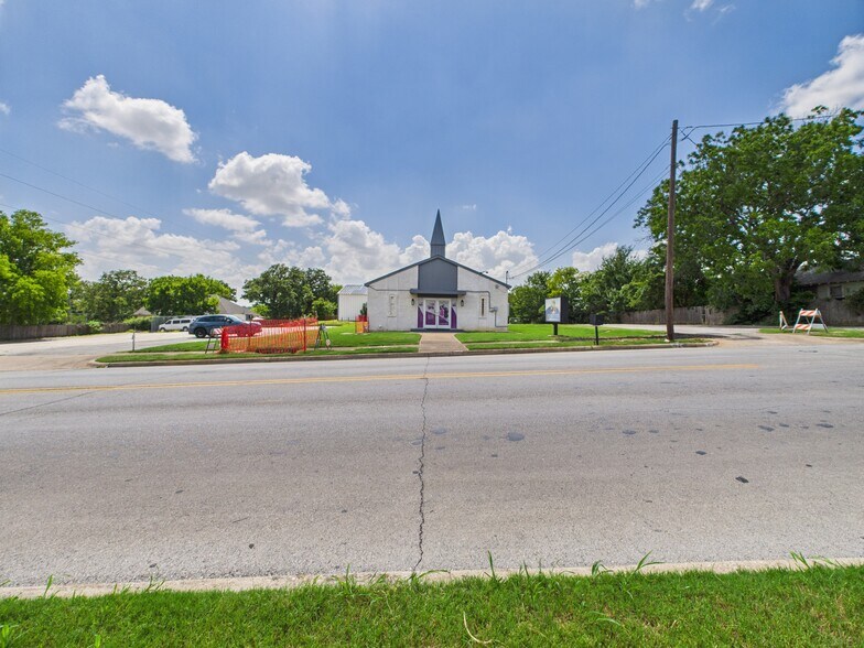 2126 Amanda Ave, Fort Worth, TX à vendre - Photo de l’immeuble – Image 2 sur 24